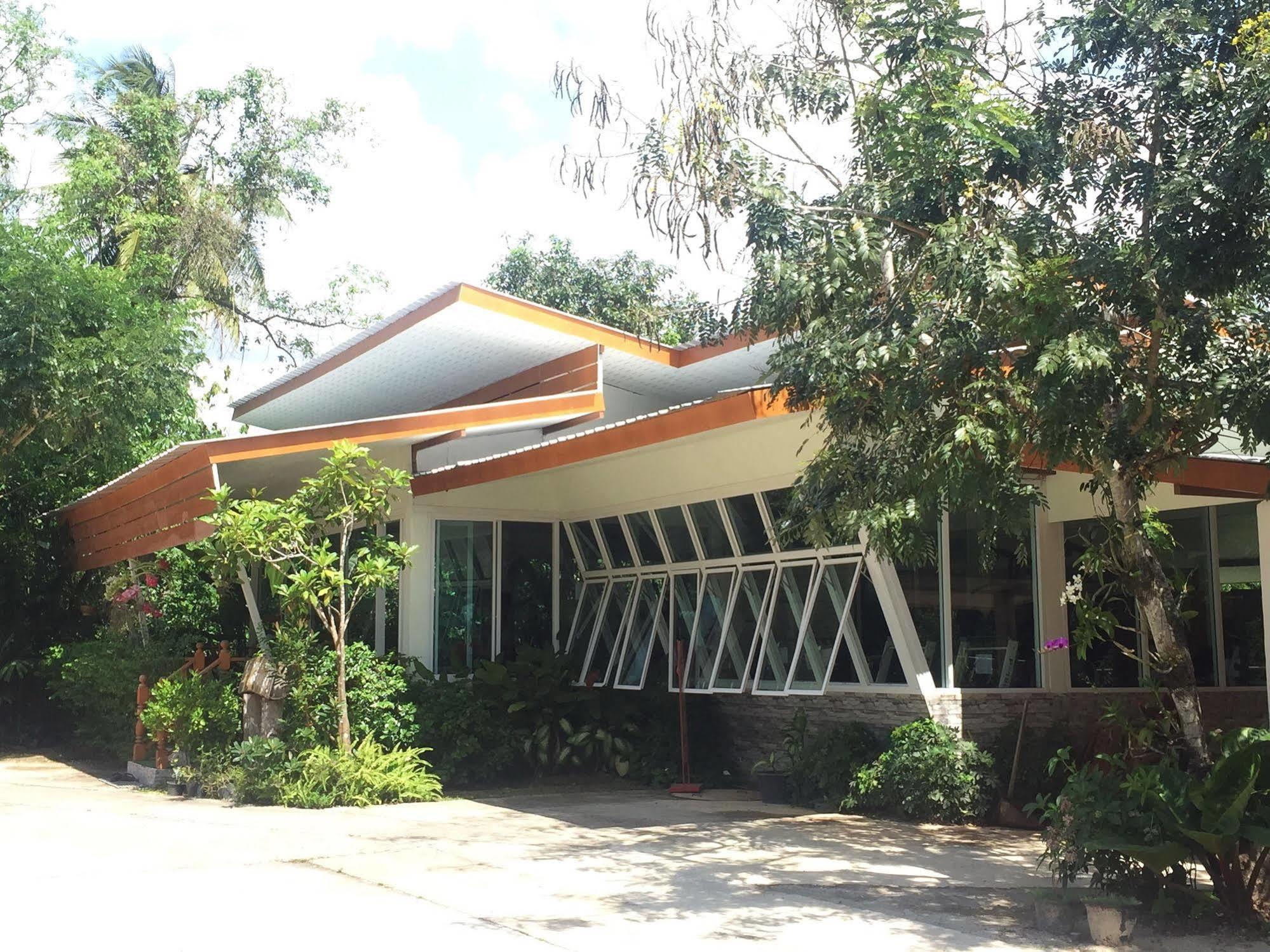 Baan Bangrak Residence Trang Exterior foto
